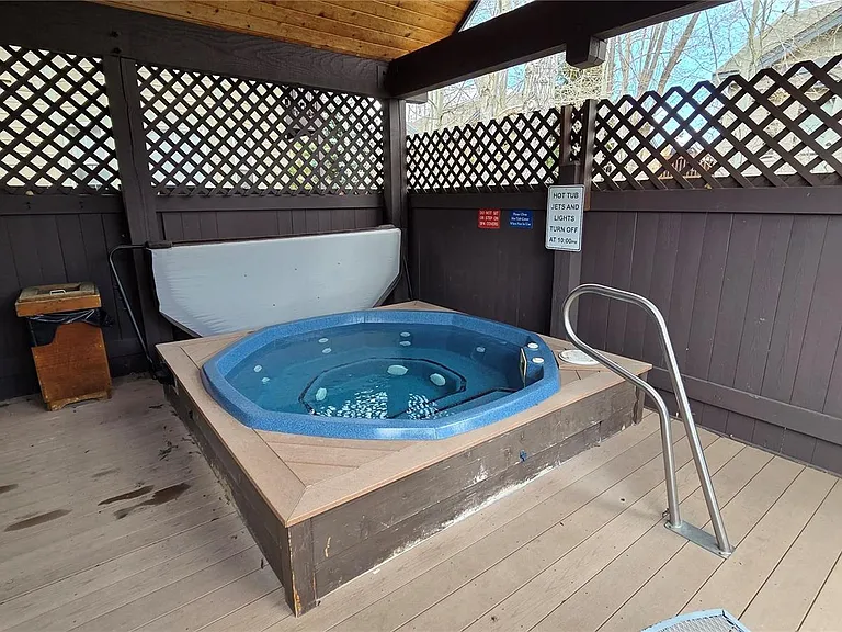 720 Lakepoint Dr #B6 — Photo 31
