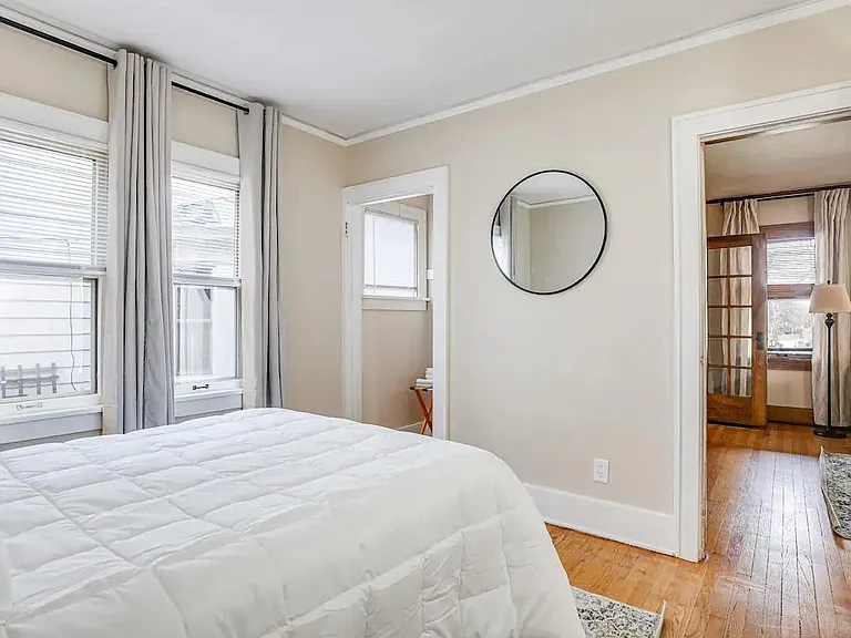 1033 Riverside Dr — Photo 16