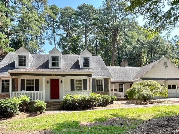 1680 Huntington Dr, Marietta, GA 30066