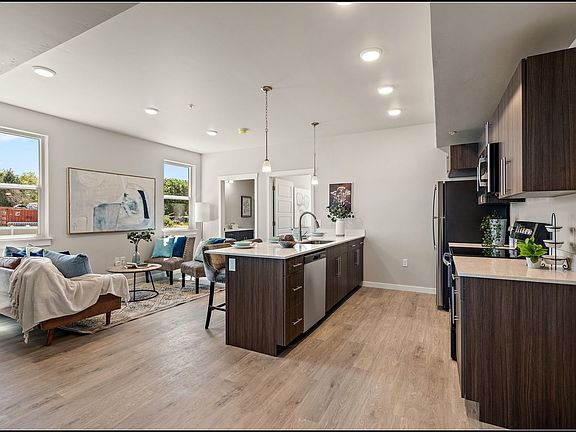 5th image of 528 N 44th St #101