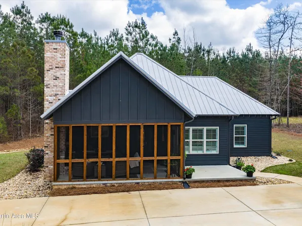 284 Harbor View Blvd, Dadeville, AL 36853