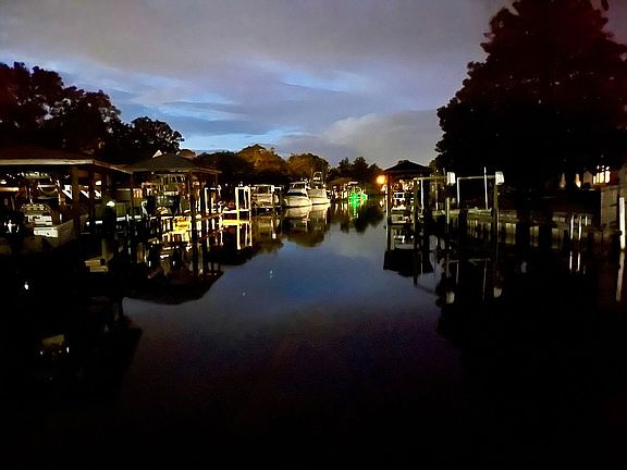 3rd image of 956 Grand Canal St