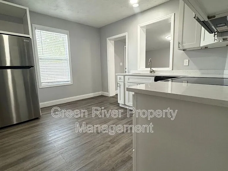 2803 College St — Photo 6