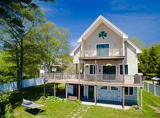 226 N Shore Dr, Burrillville, RI 02830