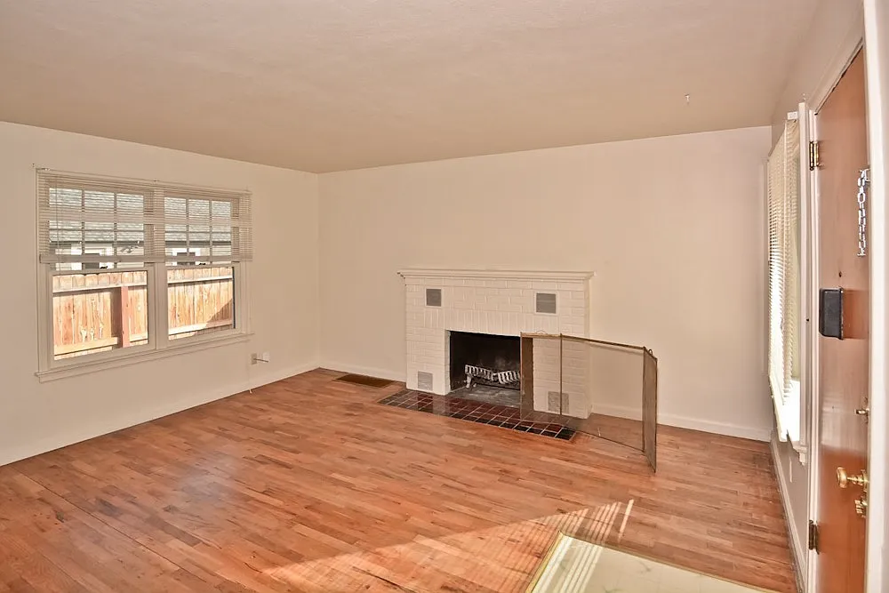 1 Bedroom North End Duplex — Photo 3