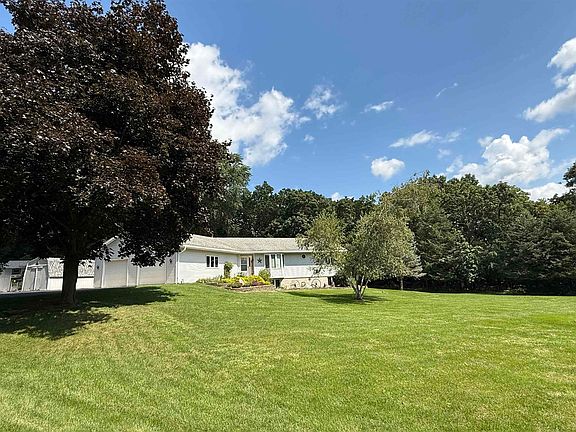 2nd image of W7096 Oak Ridge Ct