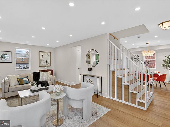 5th image of 8214 Laurel Dr