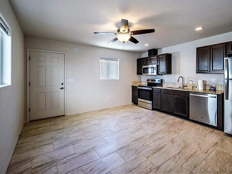Swanson Cottages III — Photo 14