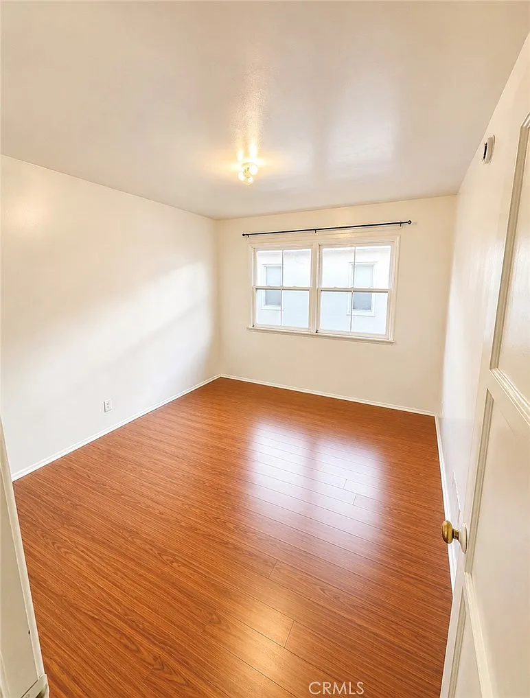 2 bed, 1950 sqft, $2,298 — Photo 4