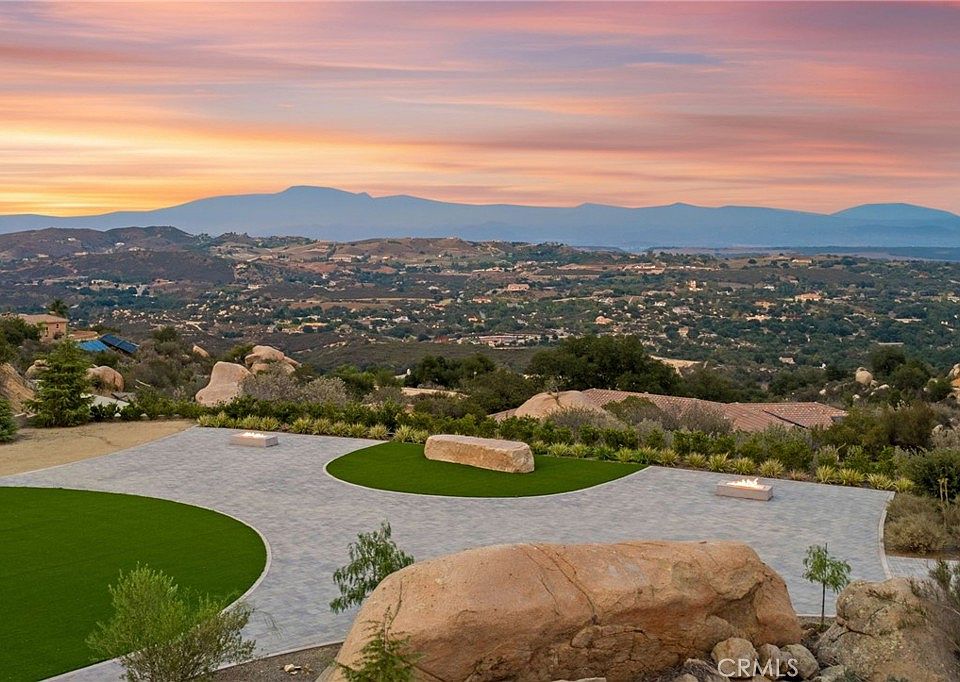 1st image of 41612 Avenida De Encanto #1