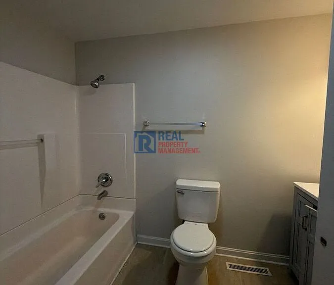 3299 Beachworth Dr — Photo 12