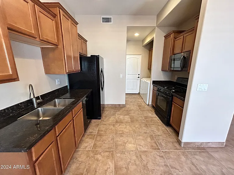897 E Roma Ave #3 — Photo 6
