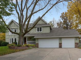 1225 N 163rd Cir, Omaha, NE 68118