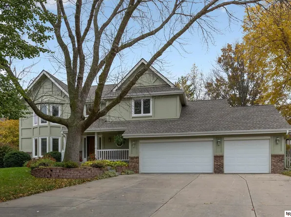 1225 N 163rd Cir, Omaha, NE 68118