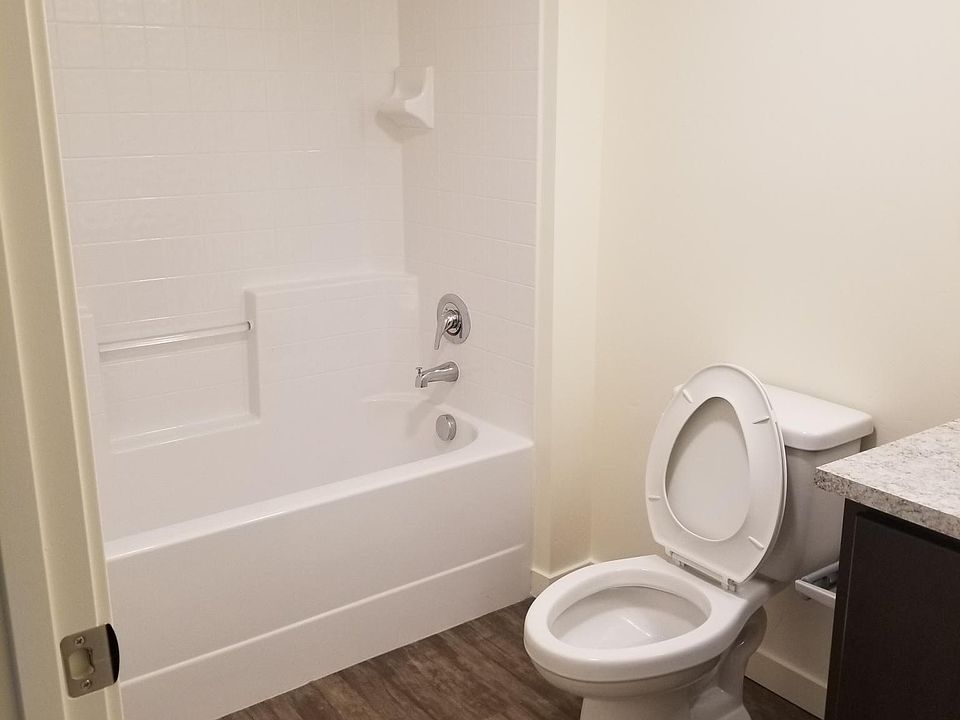 2nd image of 1007 S Elder St