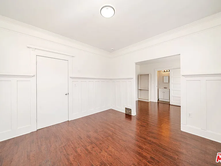 1404 S Manhattan Pl — Photo 9
