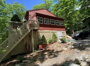 331 Manchester Dr, Bushkill, PA 18324