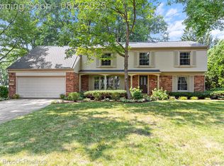 3246 E Breckenridge Ln, Bloomfield Hills, MI 48301