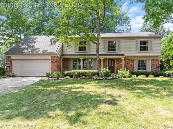 3246 E Breckenridge Ln, Bloomfield Hills, MI 48301