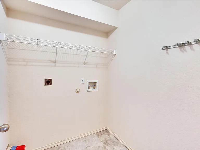 2212 Melissa Oaks Ln — Photo 16