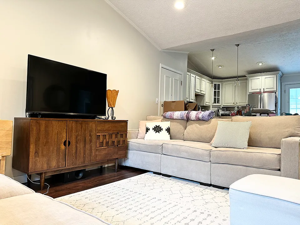 1822 N Rock Springs Rd NE #20