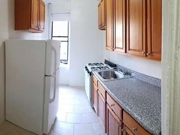 5th image of 217 Ocean Ave APT B6