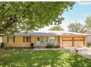 10116 W 88th Ter, Overland Park, KS 66212