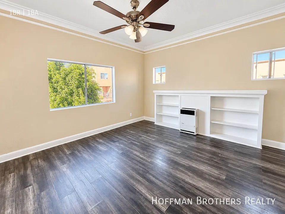 2225 Michigan Ave #8