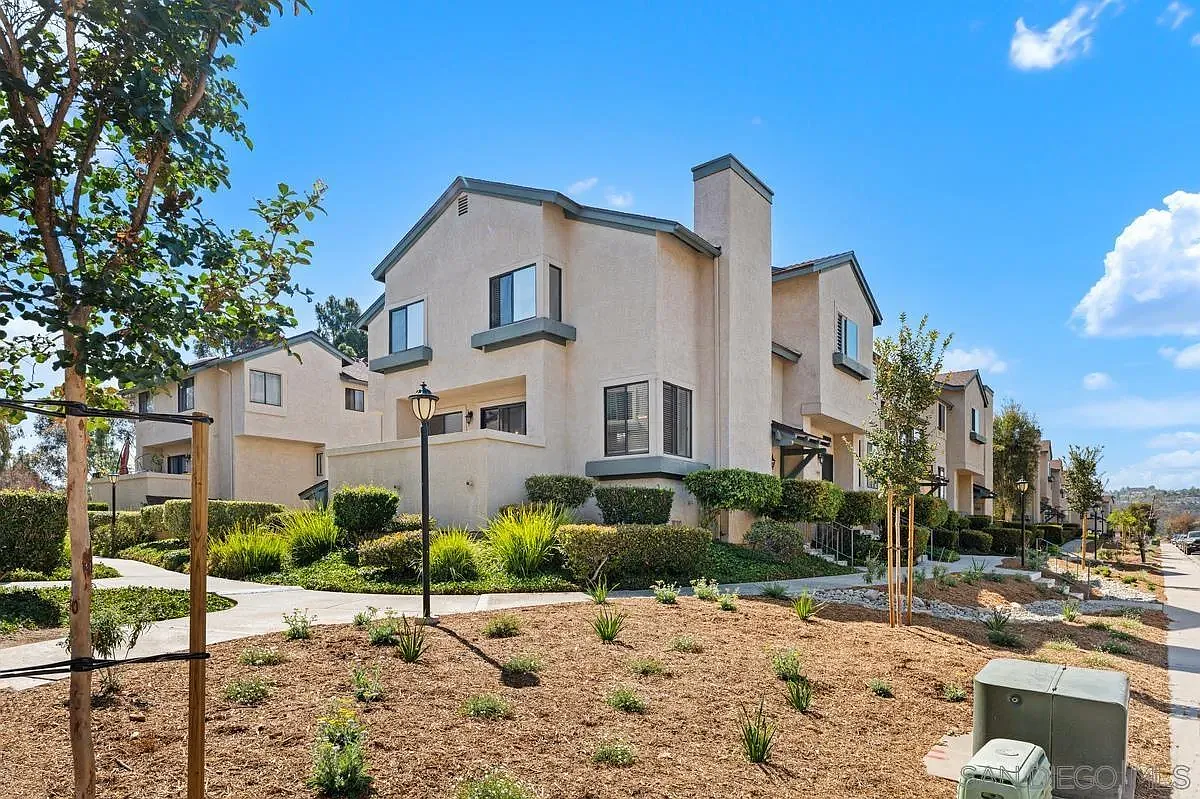2 bed, 2.5 bath, 1341 sqft, $3,350 — Photo 1