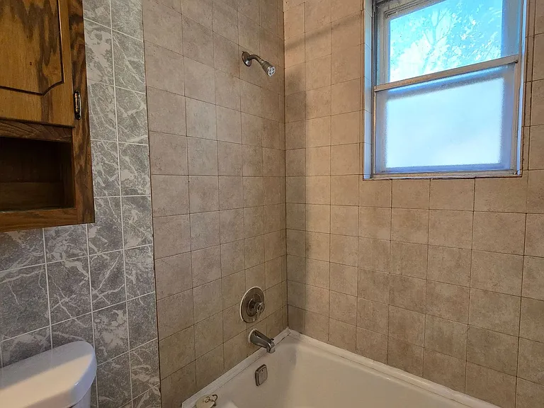 2408 Meadow Ln — Photo 15