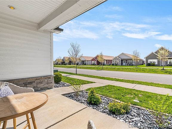 4th image of 1415 Parkland Trail