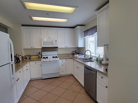 4th image of 10194 Wateridge Cir Unit 152