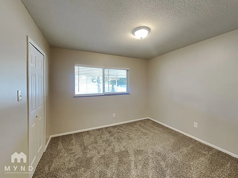5061 Elwood Rd — Photo 10