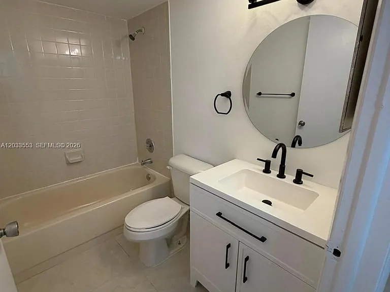 8235 Lake Dr #502 — Photo 6