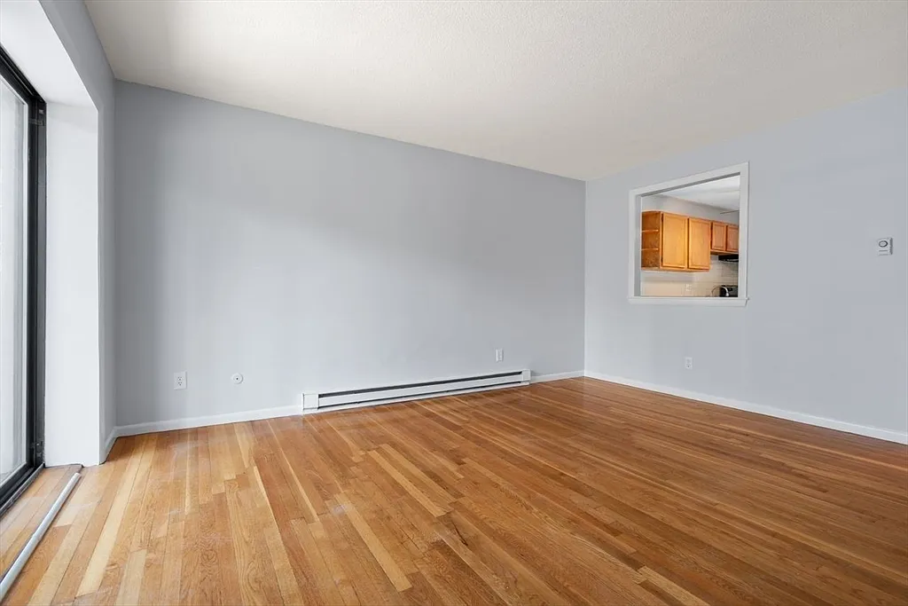Building Photo - 22 Branchfield St #B4