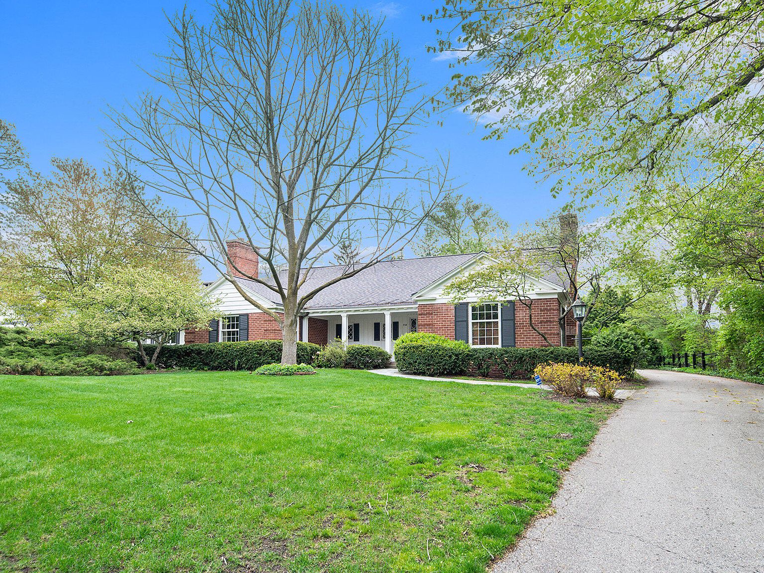 958 Santa Barbara Dr SE, East Grand Rapids, MI 49506 Zillow