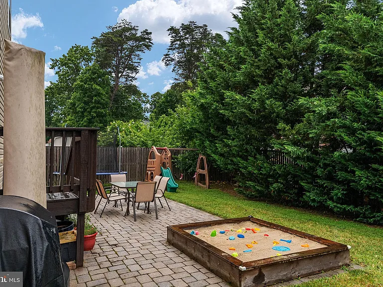 132 Pineview Ave #B — Photo 37
