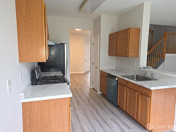 5th image of 12 Gallop Ln