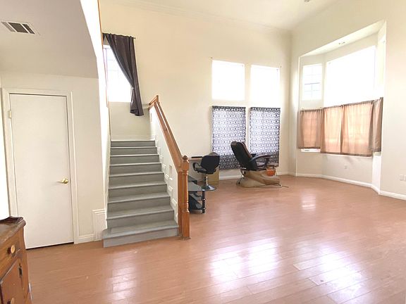 3rd image of 2215 Otterbein Ave