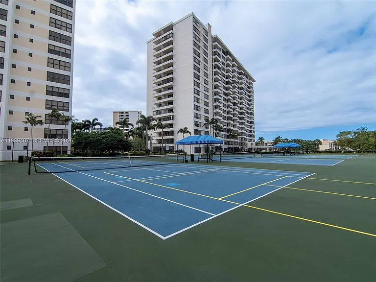 2500 Parkview Dr #2517 — Photo 44