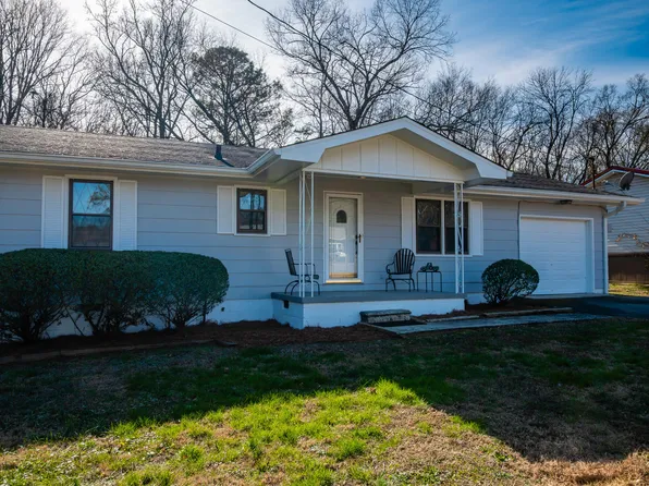 416 Regal Dr, Tunnel Hill, GA 30755