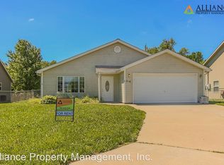 216 Kopp Dr, Manhattan, KS 66502