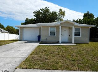 899 Ridgeway Dr, North Fort Myers, FL 33903