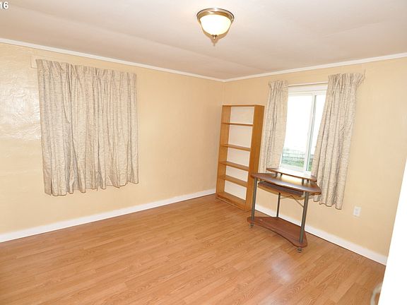 4th image of 3707 NE 86th Ave