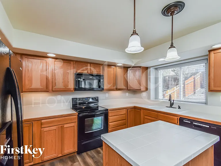 1749 Dewhirst Dr — Photo 5