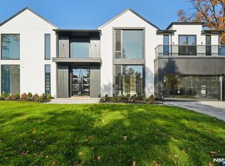 16 Priscilla Ln, Englewood Cliffs, NJ 07632