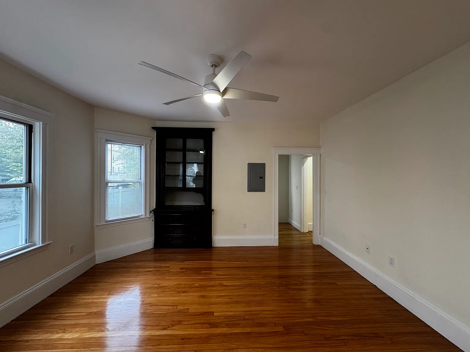3 bed, 1400 sqft, $3,600 — Photo 4