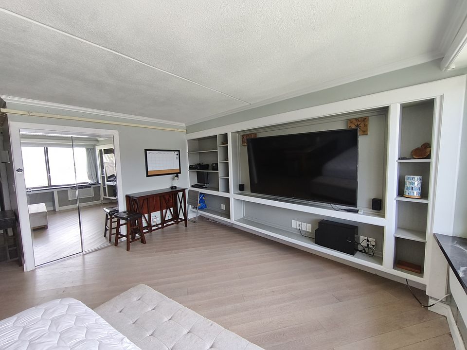 2nd image of 2333 Kapiolani Blvd APT 2906