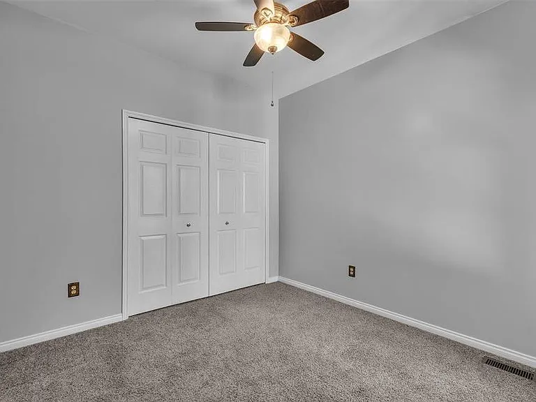 276 Constitution St — Photo 16