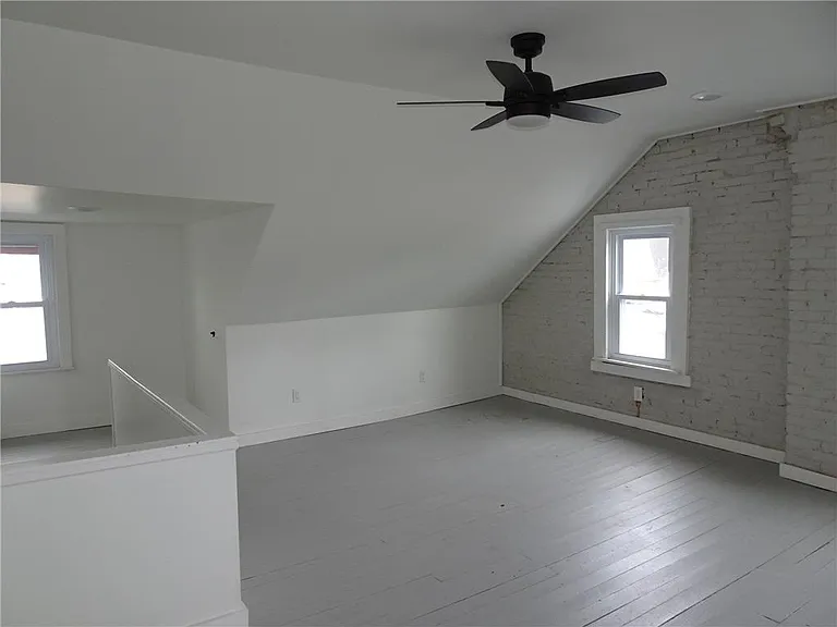 928 High St — Photo 16